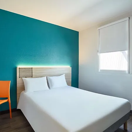 Hotelf1 Orly Hotel